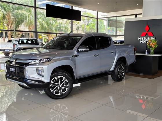 MITSUBISHI L200 TRITON 2.4 16V TURBO DIESEL SPORT HPE-S CD 4P 4X4 AUTOMÁTICO